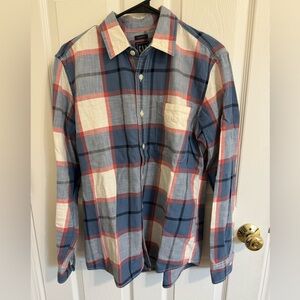 Men’s plaid button down shirt